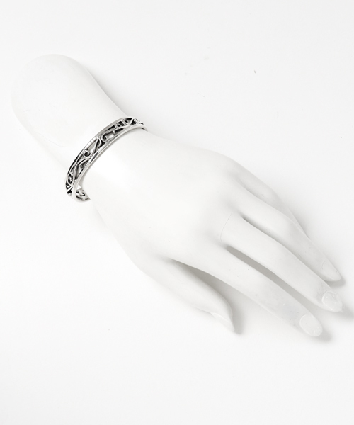con affetto(original)(コン アフェット)の「シルバー925アラベスクバングル(バングル/リストバンド・レディース・シルバー・ONE SIZE)」の4枚目の写真