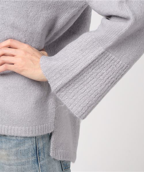 earth music&ecology（アースミュージックアンドエコロジー）の「・Vネック袖フレアニットプルオーバー（ニット/セーター・レディース・ピンク/ブラック/アイボリー/サックスブルー・FREE）」の8枚目の写真