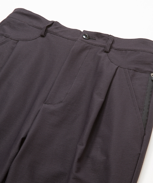 rehacer(レアセル)の「Honeycomb Tuck Wide Pants(スラックス・メンズ・ネイビー/ブラック・LARGE/MEDIUM/SMALL)」の7枚目の写真