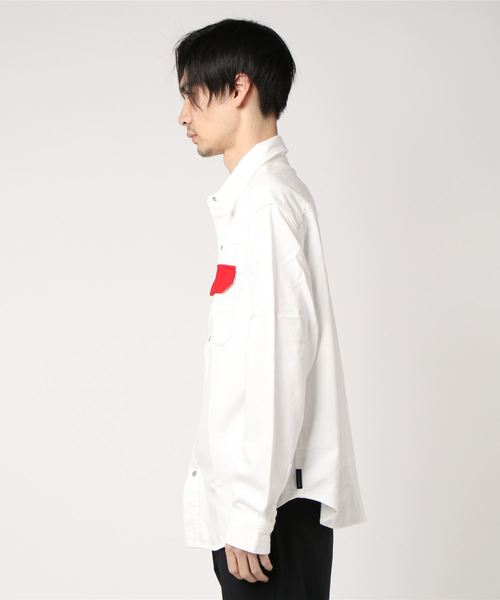 Calvin Klein(カルバン・クライン)の「カラーコントラスト ウェスタンシャツ(シャツ/ブラウス・メンズ・ホワイト/レッド・LARGE/MEDIUM/SMALL)」の3枚目の写真