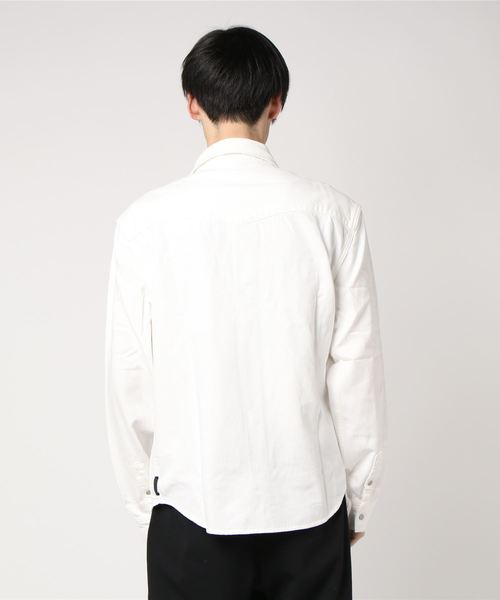 Calvin Klein(カルバン・クライン)の「カラーコントラスト ウェスタンシャツ(シャツ/ブラウス・メンズ・ホワイト/レッド・LARGE/MEDIUM/SMALL)」の4枚目の写真