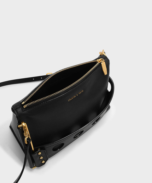 CHARLES & KEITH（チャールズ & キース）の「カットアウトディテールクラッチ / CUT OUT DETAIL CLUTCH（メッセンジャーバッグ・レディース・ブラック/クリアレッド・M）」の6枚目の写真