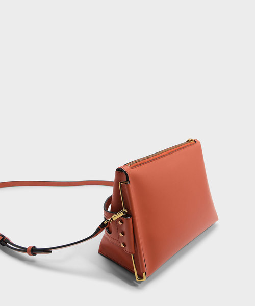 CHARLES & KEITH（チャールズ & キース）の「カットアウトディテールクラッチ / CUT OUT DETAIL CLUTCH（メッセンジャーバッグ・レディース・ブラック/クリアレッド・M）」の10枚目の写真