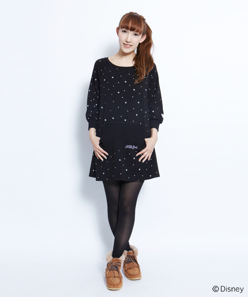 MILKFED.(ミルクフェド)の「【mini9月号掲載商品】PEARL EMBROIDERY SWEAT DRESS(ワンピース・レディース・ブラック/アッシュ・SMALL/MEDIUM)」の2枚目の写真