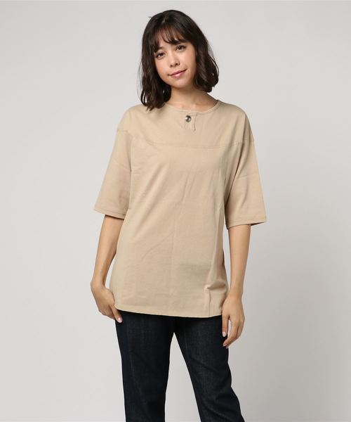 SpinnerBait（スピナーベイト）の「【SPINNER BAIT】スピナーベイト コンチョボタン ヘンリーネックカットソー (113BD)（Tシャツ/カットソー・レディース・レッド/ベージュ/ネイビー/ホワイト/ライトグレー・46/42/44）」の4枚目の写真