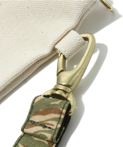 BEAMS BOY（ビームスボーイ）の「WINTER HEAVEN /  Clutch Bag（クラッチバッグ・レディース・ネイビー/その他1・ONE SIZE）」の6枚目の写真