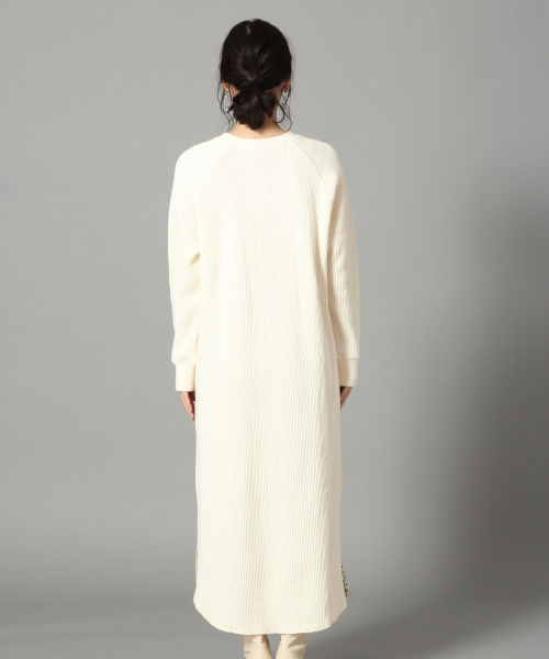 LOWRYS FARM（ローリーズファーム）の「ワッフルワンピース　823917（ワンピース・レディース・オフホワイト/ブラック/ブラウン/カーキ・FREE）」の8枚目の写真