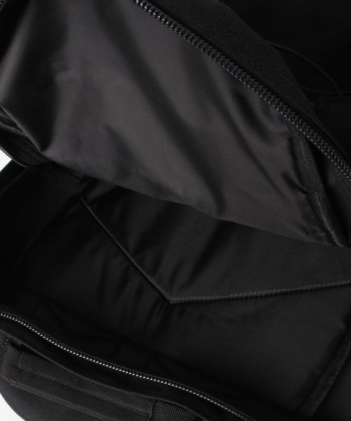 Carhartt WIP(カーハートダブリューアイピー)の「KICKFLIP BACKPACK(バックパック/リュック・メンズ・ブラック/レッド/カーキ/ウッドランド/ブラウン/ブルー/ダークネイビー・ONE SIZE)」の10枚目の写真