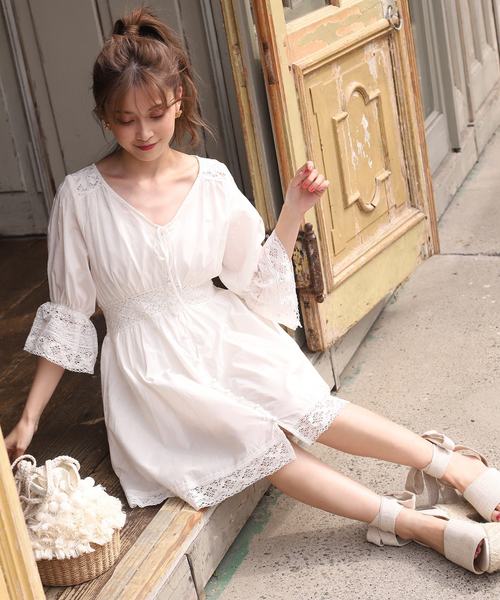 one after another NICE CLAUP（ワンアフターアナザーナイスクラップ）の「レース切替えコットンチュニック（チュニック・レディース・ブラック/オフホワイト/アイボリー/ラベンダー・FREE）」の2枚目の写真