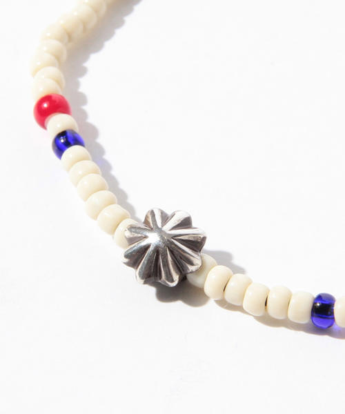 BEAMS（ビームス）の「ROSETTA PRAYER×BEAMS / 別注 コンチョ アンクレット（アンクレット・メンズ・レッド/ライトブルー/インディゴブルー/その他1/ブラック/オフホワイト・ONE SIZE）」の7枚目の写真