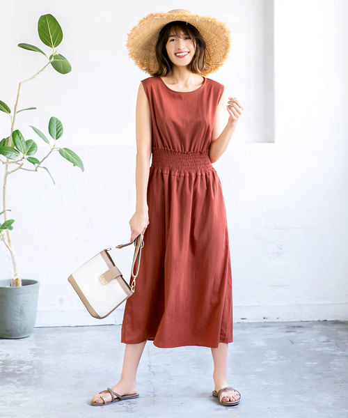 KOBE LETTUCE（コウベレタス）の「ウエストシャーリングゴムマキシ丈ワンピース（ワンピース・レディース・ベージュ/ブラック/オレンジ/イエロー・FREE）」の4枚目の写真