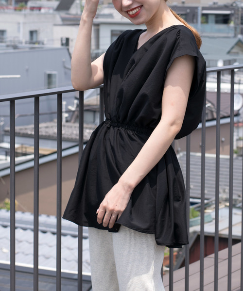 w closet(ダブルクローゼット)の「カシュクールウエストマークプルオーバー(シャツ/ブラウス・レディース・ブラック/ラベンダー/ライトベージュ・FREE)」の5枚目の写真