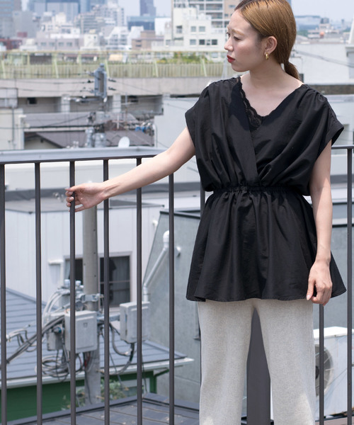 w closet(ダブルクローゼット)の「カシュクールウエストマークプルオーバー(シャツ/ブラウス・レディース・ブラック/ラベンダー/ライトベージュ・FREE)」の10枚目の写真