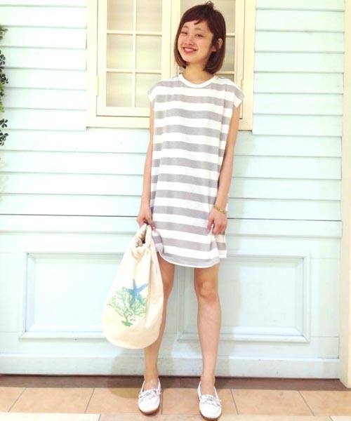 Kastane（カスタネ）の「【Kastane】プリントボーダーワンピ（ワンピース・レディース・グレー/ネイビー・FREE）」の2枚目の写真