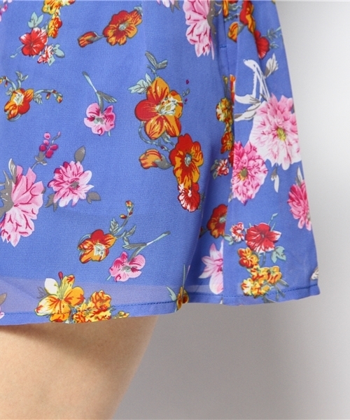 one after another NICE CLAUP(ワンアフターアナザーナイスクラップ)の「【ナイスクラップ】花柄シフォンキュロット(その他パンツ・レディース・オフホワイト/レッド/ブルー・FREE)」の7枚目の写真