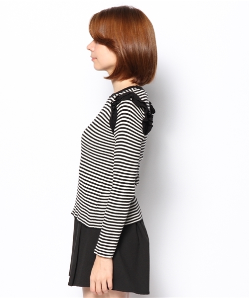 Chico（チコ）の「肩フリルニット（ニット/セーター・レディース・ホワイト/グレー/ブラック/オフホワイト/ネイビー・FREE）」の7枚目の写真