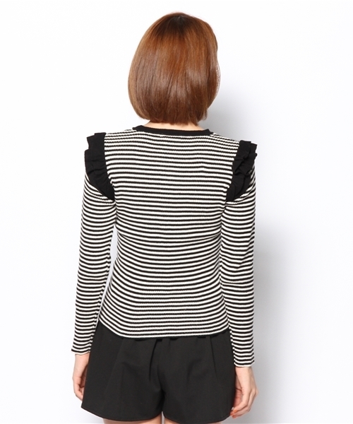 Chico（チコ）の「肩フリルニット（ニット/セーター・レディース・ホワイト/グレー/ブラック/オフホワイト/ネイビー・FREE）」の8枚目の写真