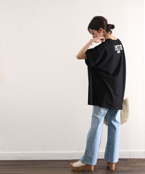 classicalelf(クラシカルエルフ)の「1972 オーバーサイズ バックプリントロング丈クルーネックロゴTシャツ(半袖)(Tシャツ/カットソー・レディース・ホワイト/ブラック/杢グレー・MEDIUM/LARGE/X-LARGE)」の19枚目の写真