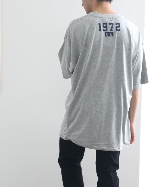 classicalelf(クラシカルエルフ)の「1972 オーバーサイズ バックプリントロング丈クルーネックロゴTシャツ(半袖)(Tシャツ/カットソー・レディース・ホワイト/ブラック/杢グレー・MEDIUM/LARGE/X-LARGE)」の11枚目の写真