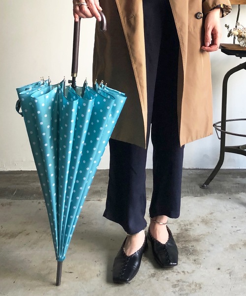 COMMON WARE（コモンウェアー）の「NT:16本骨ドット バイカラー　長傘（長傘・レディース・ブラック/ネイビー/ローズ/グリーン/ブルー/ブラック系/ミント/ローズ系/ネイビー系・FREE）」の13枚目の写真