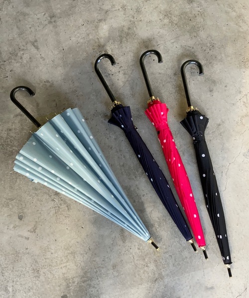 COMMON WARE（コモンウェアー）の「NT:16本骨ドット バイカラー　長傘（長傘・レディース・ブラック/ネイビー/ローズ/グリーン/ブルー/ブラック系/ミント/ローズ系/ネイビー系・FREE）」の19枚目の写真