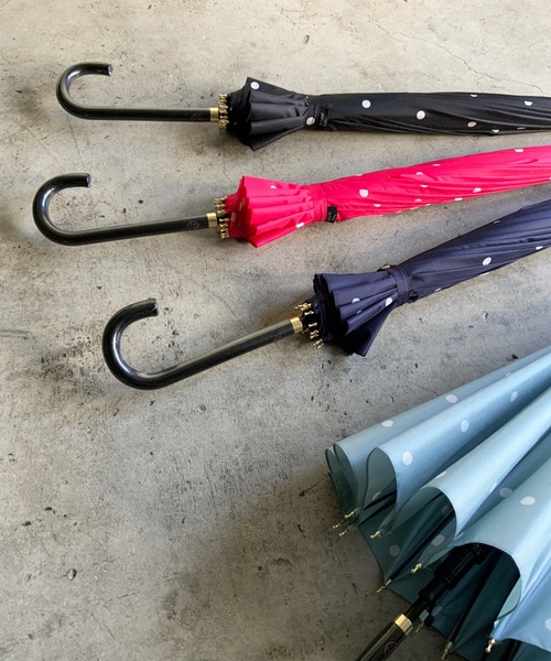 COMMON WARE（コモンウェアー）の「NT:16本骨ドット バイカラー　長傘（長傘・レディース・ブラック/ネイビー/ローズ/グリーン/ブルー/ブラック系/ミント/ローズ系/ネイビー系・FREE）」の18枚目の写真