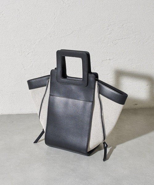 loti（ロティ）の「WEB限定　loti 　スクエアジップWAYミニバッグ（ショルダーバッグ・レディース・ベージュ/ブラウン/ブラック・FREE）」の2枚目の写真