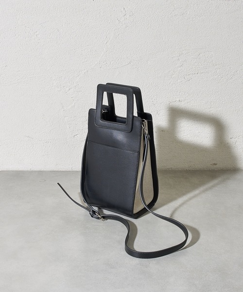 loti（ロティ）の「WEB限定　loti 　スクエアジップWAYミニバッグ（ショルダーバッグ・レディース・ベージュ/ブラウン/ブラック・FREE）」の4枚目の写真