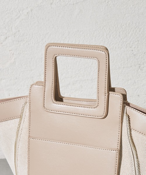 loti（ロティ）の「WEB限定　loti 　スクエアジップWAYミニバッグ（ショルダーバッグ・レディース・ベージュ/ブラウン/ブラック・FREE）」の7枚目の写真