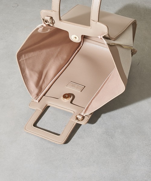 loti（ロティ）の「WEB限定　loti 　スクエアジップWAYミニバッグ（ショルダーバッグ・レディース・ベージュ/ブラウン/ブラック・FREE）」の11枚目の写真