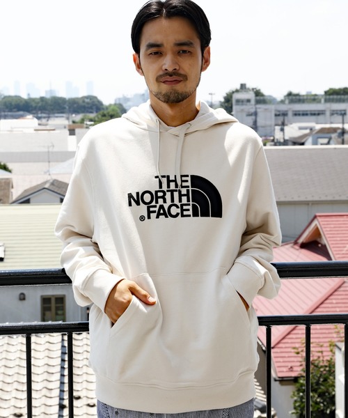 THE NORTH FACE(ザノースフェイス)の「THE NORTH FACE プルパーカー(パーカー・メンズ・ホワイト/ブラック/ブラック系その他/ホワイト系その他/ヘザーグレー/その他/グレー/ブラック系その他2/オリーブ×ブラック/グレー系その他/ブルー/レッド系その他/ホワイト系その他2/イエロー/ブルー系その他/カーキ/グリーン/グリーン系その他/グリーン系その他2/オレンジ/ブラック系その他3/ブルー系その他2/ベージュ系その他/ブラック系その他4/ブラック系その他5/グレー系その他2/ブルー系その他3/ブルー系その他4/ピンク/ネイビー/イエロー系その他/ブルー系その他5/ブラック系その他6/ブラック系その他7/グレー系その他3/オレンジ系その他/ホワイト系その他3/その他1/ブルー系その他6/ブラック×レッド/グリーン系その他3/イエロー系その他2・X-LARGE/XX-LARGE/MEDIUM/SMALL/LARGE/X-SMALL)」の4枚目の写真