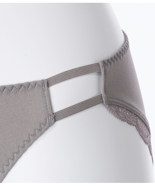 GiRLS by PEACH JOHN（ガールズバイピーチジョン）の「【ノンワイヤー！ほど良く盛れて、フィットする服にもひびきにくい】Ｔシャツノンワイヤーブラジャー＆ショーツセットりらこれ（ブラ&ショーツ・レディース・ブラック/ブルー/ベージュ/ピンクベージュ/スモークピンク/ピンク/ベージュ系その他/アッシュグレー/ライトベージュ・BC65/BC70/DE70/BC75/DE75/DE65）」の17枚目の写真