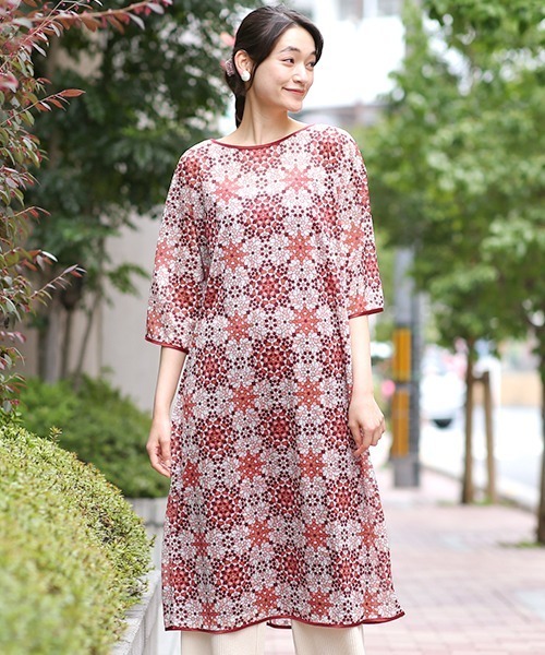 チチカカ（チチカカ）の「バティックタイルワンピース（ワンピース・レディース・レッド/イエロー/ブルー・FREE）」の3枚目の写真