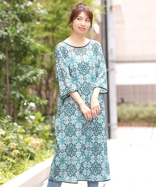 チチカカ（チチカカ）の「バティックタイルワンピース（ワンピース・レディース・レッド/イエロー/ブルー・FREE）」の2枚目の写真