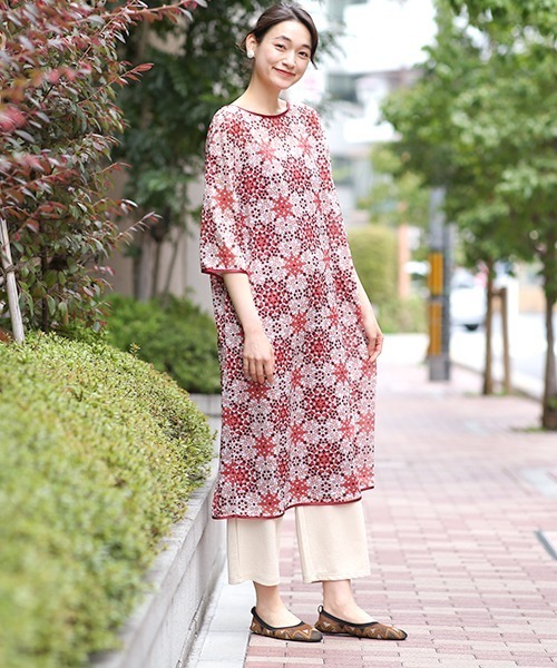 チチカカ（チチカカ）の「バティックタイルワンピース（ワンピース・レディース・レッド/イエロー/ブルー・FREE）」の5枚目の写真