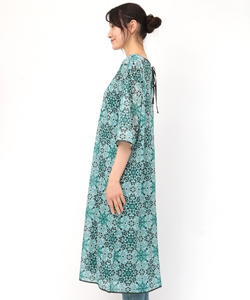 チチカカ（チチカカ）の「バティックタイルワンピース（ワンピース・レディース・レッド/イエロー/ブルー・FREE）」の11枚目の写真