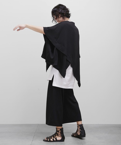 minsobi（ミンソビ）の「ポンチョ風カットソー ビッグシルエットレイヤードT　半袖　ユニセックス（Tシャツ/カットソー・メンズ・ホワイト/ブラック・FREE）」の3枚目の写真