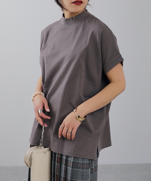 ap retro(アプレトロ)の「バックロゴモックネックフレンチスリーブTEE【ZOZO限定アイテム】(Tシャツ/カットソー・レディース・チャコールグレー/ライトブルー/ブラック/ベージュ/カーキ/アイボリー/ブルーグリーン/ライトベージュ・FREE)」の4枚目の写真