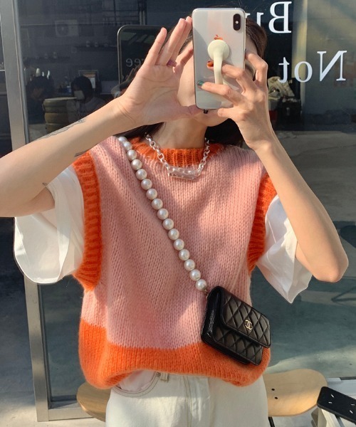 KOR（ケーオーアール）の「バイカラーニットベスト（ベスト・レディース・オレンジ系その他・FREE）」の4枚目の写真