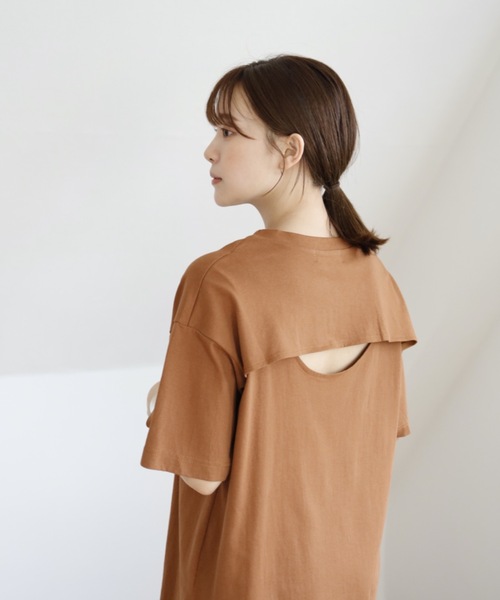 UNFIELD（アンフィールド）の「【UNFIELD バックオープンTシャツ】（Tシャツ/カットソー・レディース・チャコールグレー/アイボリー/レンガ・FREE）」の3枚目の写真