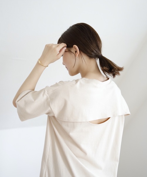 UNFIELD（アンフィールド）の「【UNFIELD バックオープンTシャツ】（Tシャツ/カットソー・レディース・チャコールグレー/アイボリー/レンガ・FREE）」の5枚目の写真