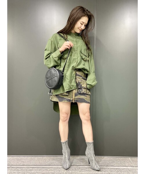 DIESEL(ディーゼル)の「レディース サステナブル シャツ マオカラー ポケット(シャツ/ブラウス・レディース・イエロー/グリーン・MEDIUM/X-SMALL/LARGE/SMALL)」の14枚目の写真
