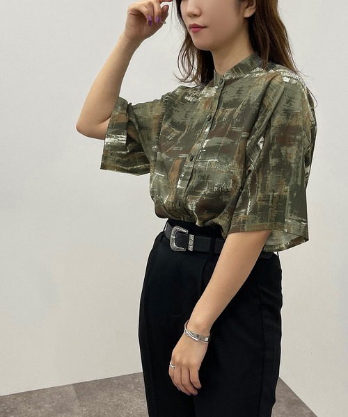 apres jour mignon（アプレジュールミニョン）の「ペイント柄バンドカラーシャツ 【ZOZOTOWN限定アイテム】（シャツ/ブラウス・レディース・ブルー系その他/グリーン系その他/パープル系その他・フリー/X-LARGE）」の5枚目の写真