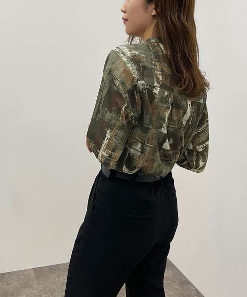 apres jour mignon（アプレジュールミニョン）の「ペイント柄バンドカラーシャツ 【ZOZOTOWN限定アイテム】（シャツ/ブラウス・レディース・ブルー系その他/グリーン系その他/パープル系その他・フリー/X-LARGE）」の7枚目の写真