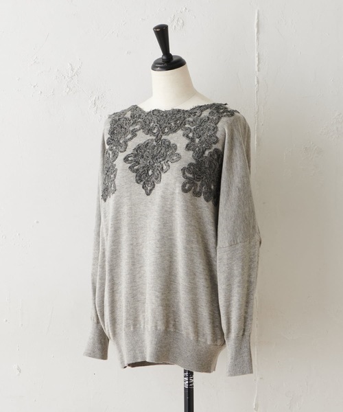 BEARDSLEY(ビアズリー)の「襟ぐり刺繍ニット(ニット/セーター・レディース・グレー/ブラック・FREE)」の21枚目の写真