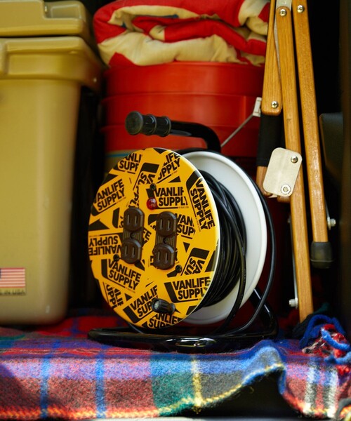 FREAK'S STORE（フリークスストア）の「VANLIFE SUPPLY BY FREAK'S STORE/ヴァンライフサプライバイフリークスストア VANLIFE SUPPLY ドラムリールコード10m（アウトドアグッズ・メンズ・ベージュ/オレンジ・ONE SIZE）」の4枚目の写真