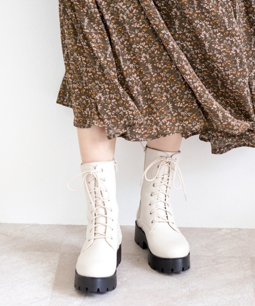 VIVIAN（ヴィヴィアン）の「厚底レースアップショートブーツ（ブーツ・レディース・ホワイト/ダークブラウン/ブラック・S/M/L/LL）」の16枚目の写真