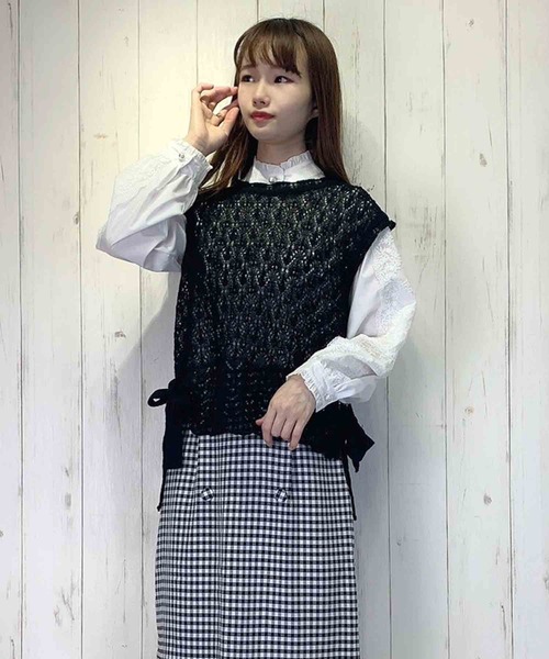 Clice de Paris(クリシェドゥパリス)の「K/サイドリボンニットベスト(ベスト・レディース・ベージュ/ブラック・ONESIZE)」の5枚目の写真