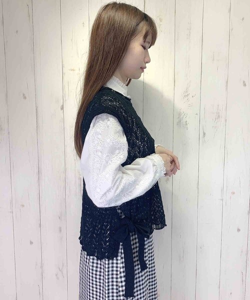 Clice de Paris(クリシェドゥパリス)の「K/サイドリボンニットベスト(ベスト・レディース・ベージュ/ブラック・ONESIZE)」の8枚目の写真
