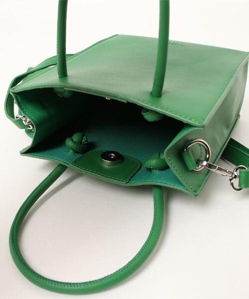 ALTROSE（アルトローズ）の「［ALTROSE/アルトローズ］ワッペン ミニバッグ付き 2WAY ショルダーバッグ（ショルダーバッグ・レディース・ブラック/ゼブラ/グリーン/アイボリー/パープル・FREE）」の7枚目の写真